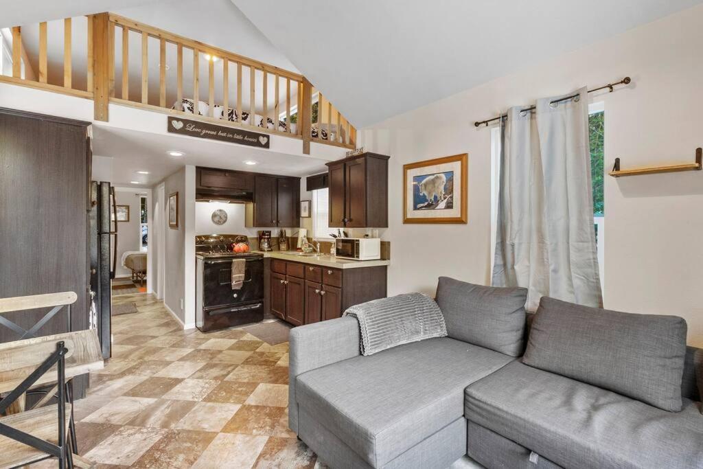 Cozy Tiny Home Steps Away From Mt. Rainier Ашфорд Екстериор снимка