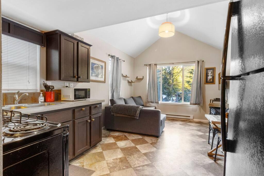 Cozy Tiny Home Steps Away From Mt. Rainier Ашфорд Екстериор снимка